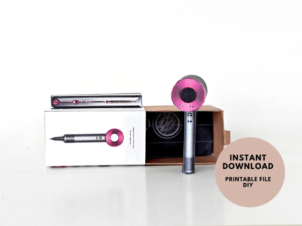 Style your dolls’ hair with this 1:6 scale Printable DIY set, featuring a hair dryer, hair straightener, and restroom essentials. This 3-item hair beauty kit doubles as a charming ornament for miniature enthusiasts.
This printable miniatures is available in a 1:6 play scale, perfect for enhancing your doll and miniature playing experience.