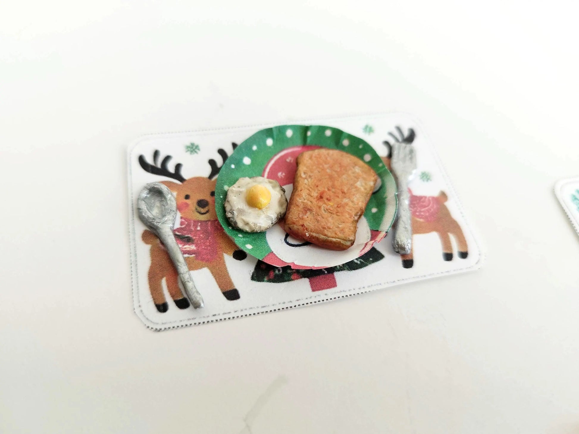 1:6 , 10 items Christmas banners, plates, plate mats Christmas party or dinner