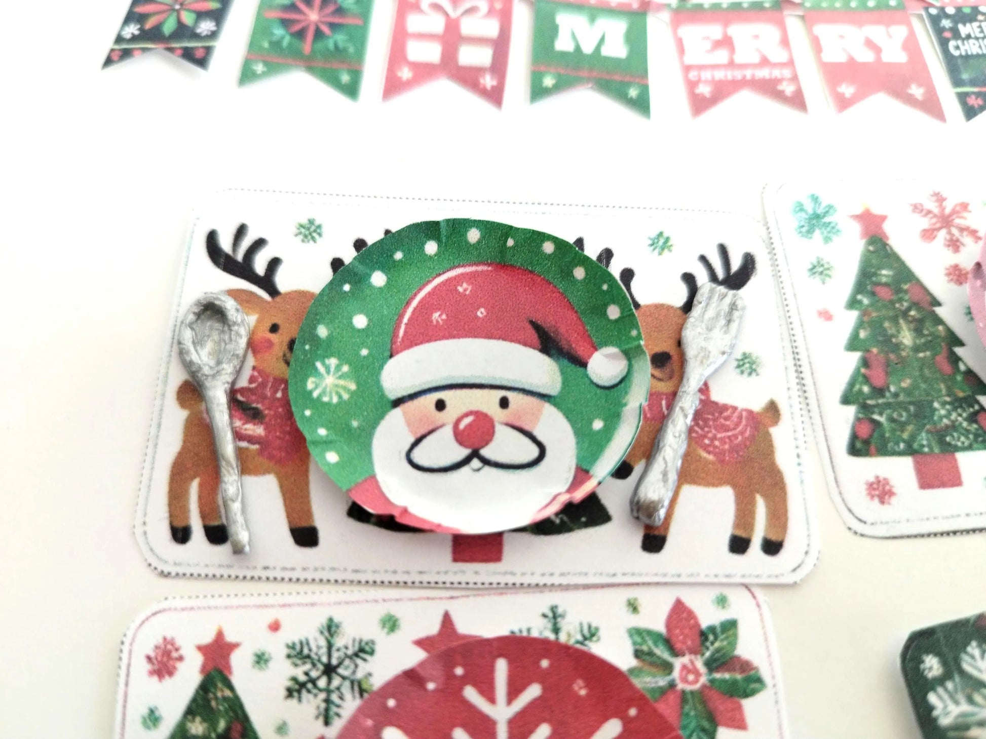 1:6 , 10 items Christmas banners, plates, plate mats Christmas party or dinner