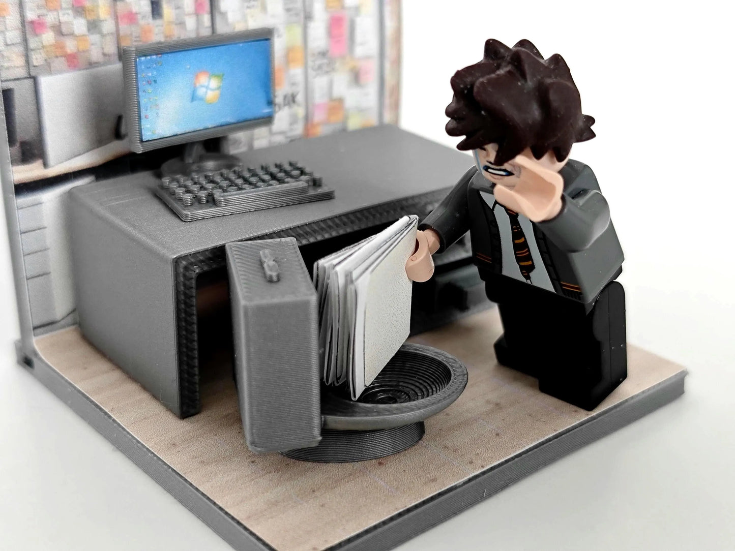 MINI FIGUAR - Office desk Block Man, a miniature office desk, special, surprise & thoughtful gift, STL Printable 3D