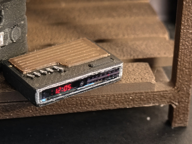 1:12 Nostalgia Vintage 80s Digital Clock Radio, Tiny Retro Alarm Clock, Dollhouse Bedroom Nightstand Diorama Miniature(Physical Product)